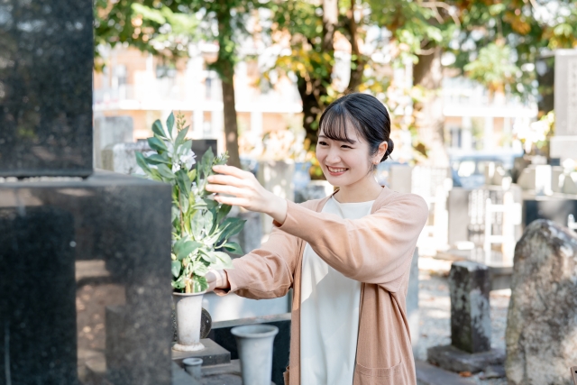 墓じまいを補助金でお得に！申請方法や注意点を徹底解説
