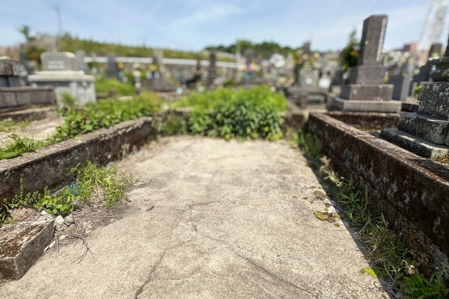 墓じまいを補助金でお得に！申請方法や注意点を徹底解説